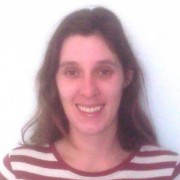Dr María Escot Castaño